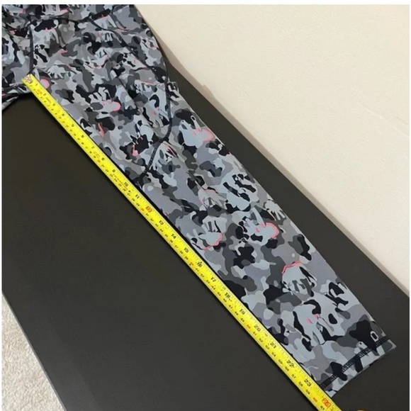 Sweaty Betty The Power 7/8 Legging - Elephant Camo Leggings - Picture 9 of 10